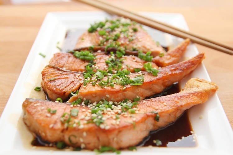 Salmon Teriyaki with Sesame Seeds and Green Onions
