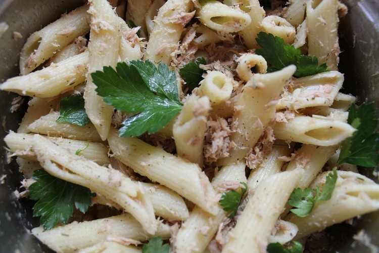 Penne Pasta with Tuna and Parsley Recipe